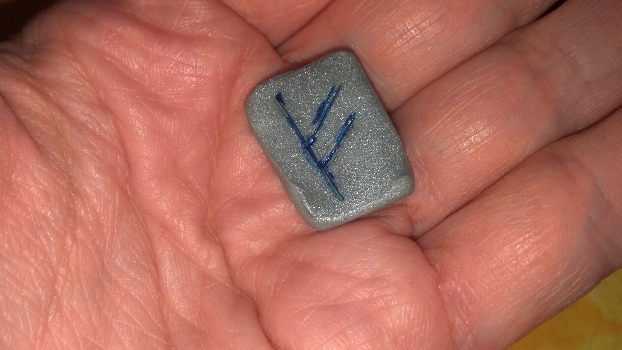 rune amulets to attract wealth